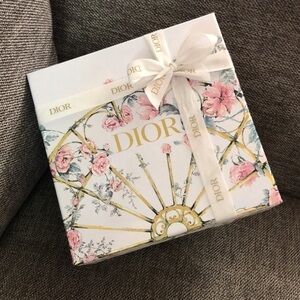 DIOR • BOX & RIBBON GIFT SET • GRANVILLE WHITE & GOLD FLORAL